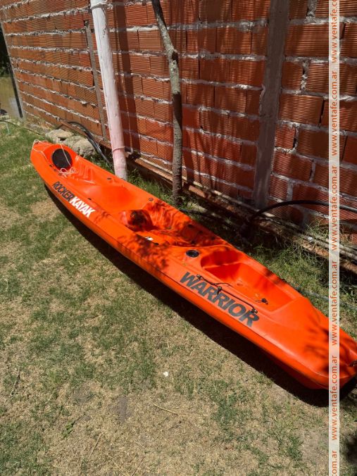 KAYAK ROCKER PARA DOS LÍQUIDO EXCELENTE ESTADO